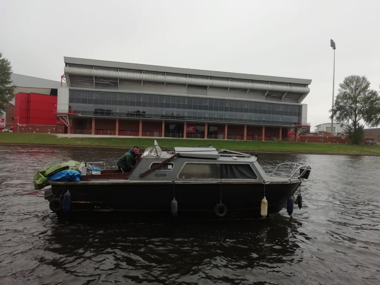 Boat dawncraft 22ft river cruiser 