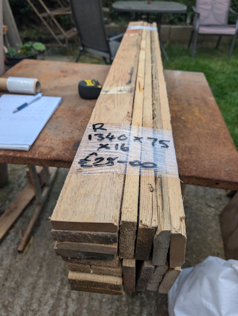 16 Lengths Reclaimed De-nailed Pallet Wood Timber 1340 x 75 x 16mm Ready to Use Delivery Available.