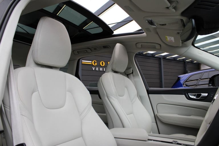 2021 Volvo XC60 2.0 B5 MHEV Momentum SUV 5dr Petrol Hybrid Auto AWD Euro 6 (s/s) (250 ps) ESTATE ...