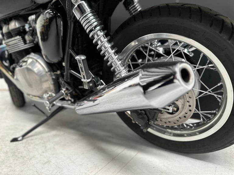 STUNNING LOW MILEAGE 2015/15 TRIUMPH THRUXTON MOTORCYCLE 