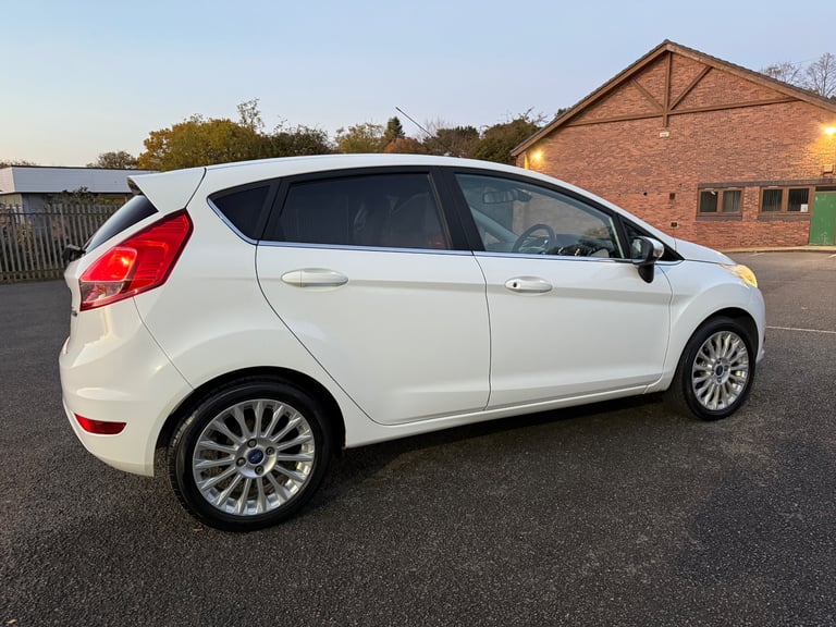 Ford, FIESTA, Hatchback, 2014, Manual, 998 (cc), 5 doors