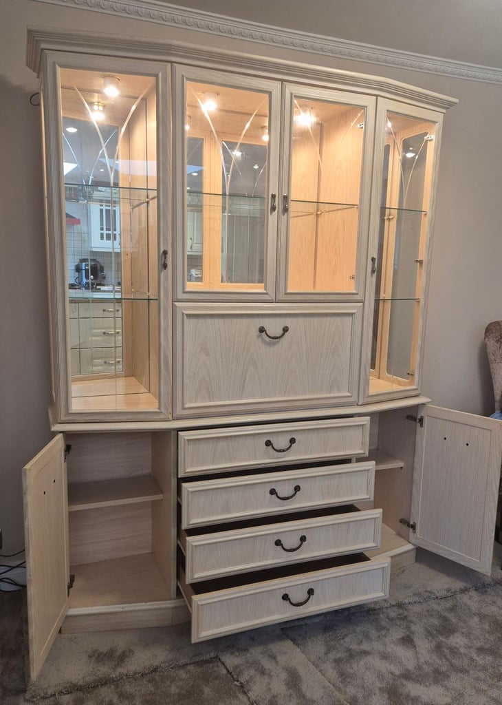 G Plan Limed Oak Large Display Mirrored Cabinet in limed oak with lighting and glass doors.