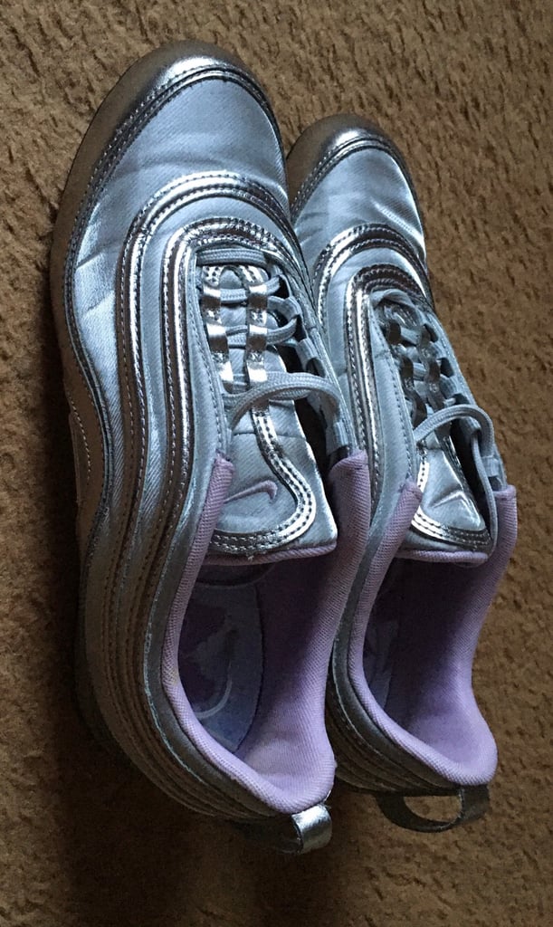 NIKE Trainers size 6 Brand New