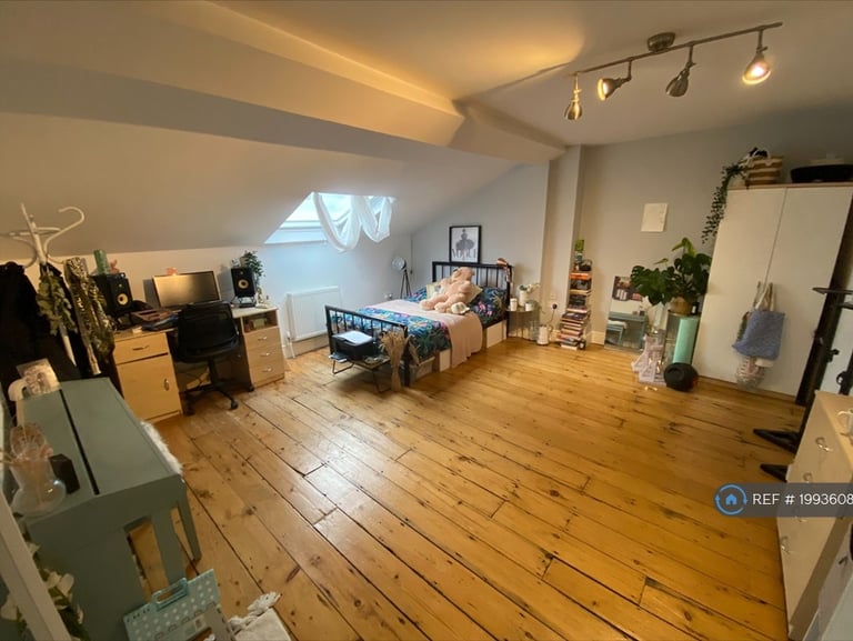 16 bedroom house in Princes Road, Liverpool, L8 (16 bed) (1993608) in Liverpool City Centre