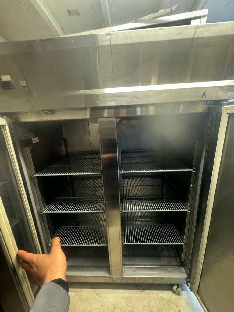 Commercial double door fridge cafe shop restaurant chiller 
