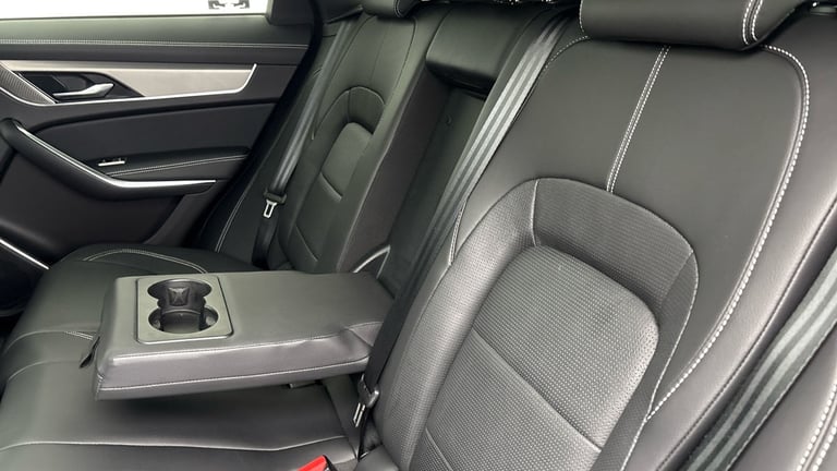 2024 Jaguar F-Pace 2.0 D200 MHEV R-Dynamic SE Black SUV 5dr Diesel Auto AWD Euro 6 (s/s) (204 SUV...