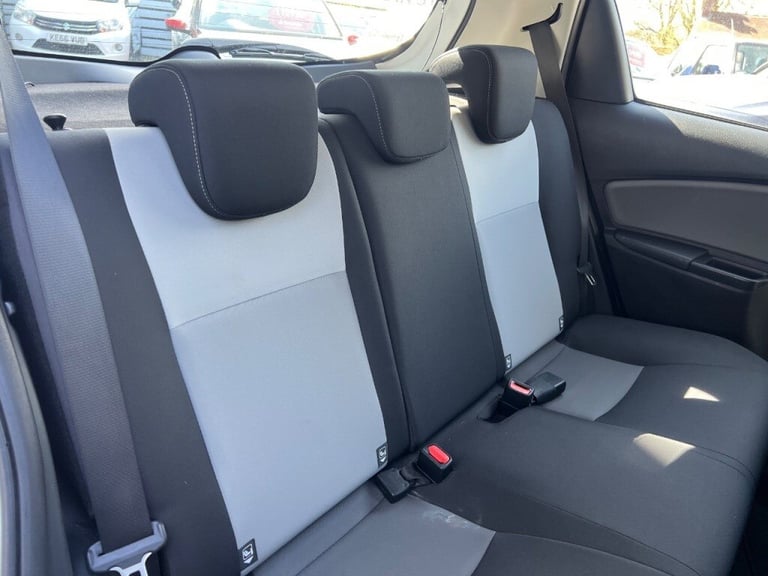 Toyota Yaris 1.5 VVT-i Icon 5dr - REAR CAMERA - BLUETOOTH - Petrol