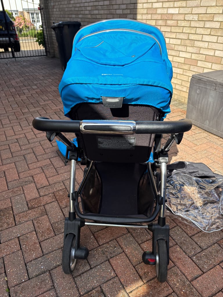 Silver Cross buggy, car seat and bassinet 