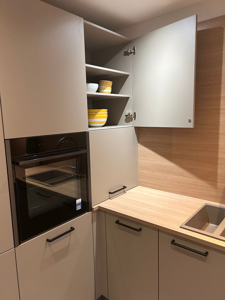60% OFF-Lava Manhattan Ex-display Kitchen for sale + Neff Appliances, Laminate Worktop & Splashback