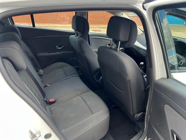 Renault Megane 1.5 dCi Dynamique TomTom Euro 5 (s/s) 5dr Diesel Manual - Image 18