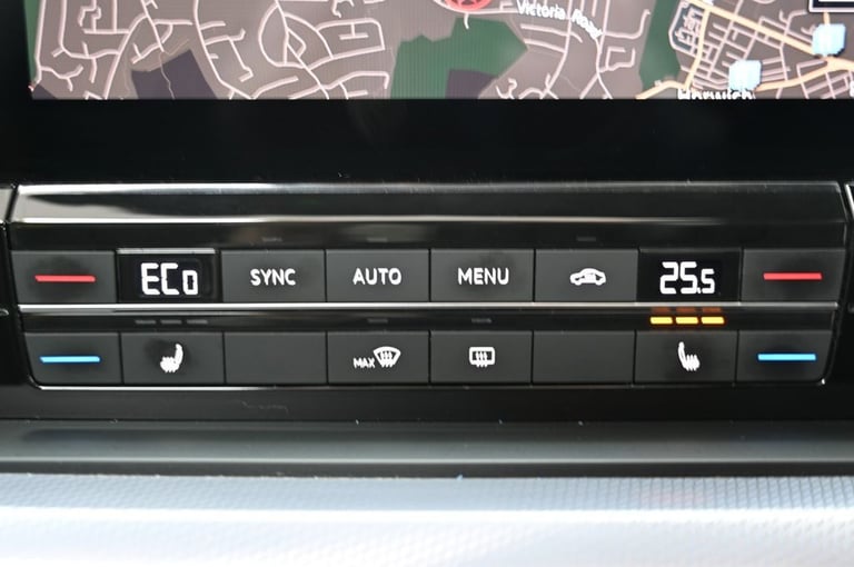 2018 68 VOLKSWAGEN TOUAREG 3.0 TDI V6 R-LINE SUV 5DR DIESEL TIPTRONIC 4MOTION EU