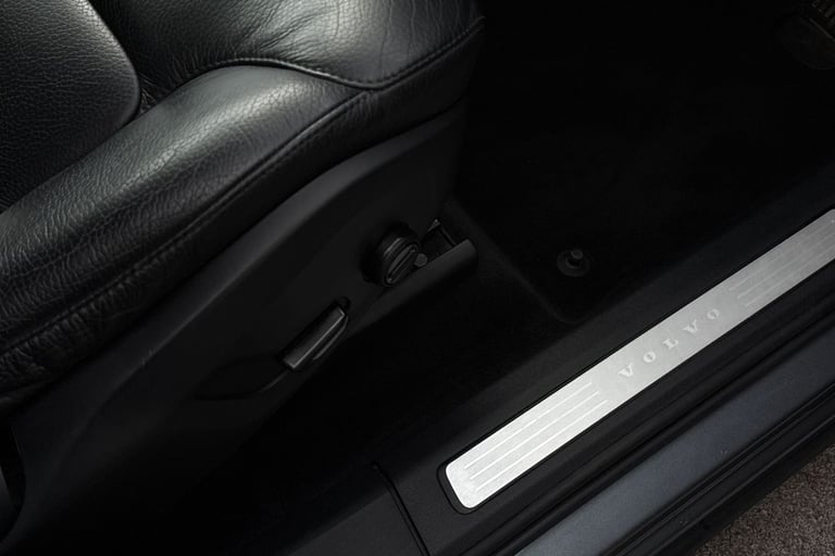 2019 Volvo XC60 2.0 B4 MHEV Momentum Auto AWD Euro 6 (s/s) 5dr SUV DIESEL Automatic