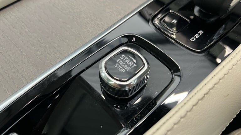 2024 Volvo XC90 Plus, B5 AWD Mild hybrid, Petrol, Dark, 7 Seats (Blond Leather, BLIS) Estate Petr...