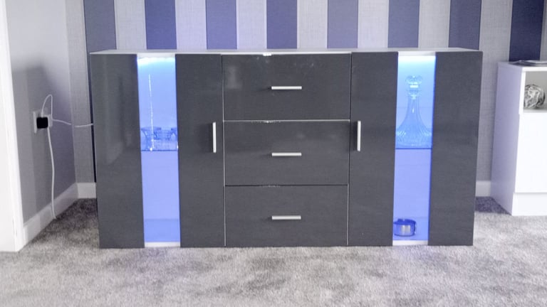 Sideboard/display cabinet 