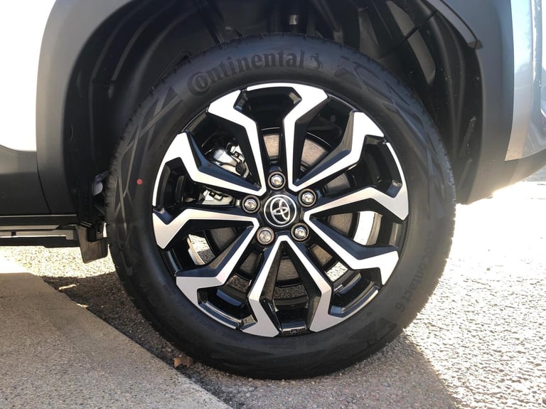 2025 Toyota Yaris 1.5 Hybrid Design 5dr CVT Estate Hybrid Automatic