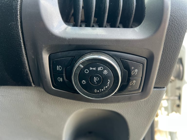 2017 Ford Transit Custom 2.0 TDCi 130ps High Roof Kombi Trend Van MPV Diesel Manual