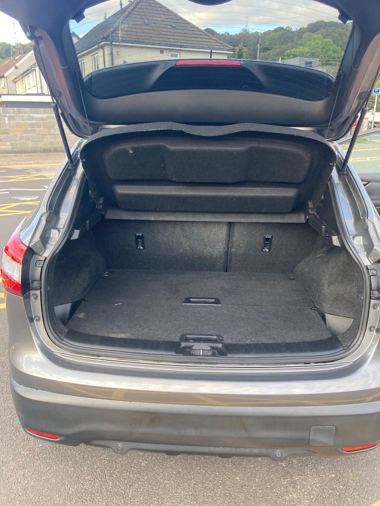 Nissan, QASHQAI, Hatchback, 2016, Manual, 1598 (cc), 5 doors