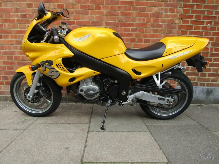 YELLOW TRIUMPH SPRINT RS 955i 13000 MILES VERY NICE EXAMPLE