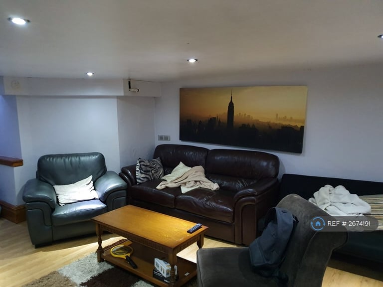 4 bedroom house in Fitzhamon Embankment, Cardiff, CF11 (4 bed) (#2674191)