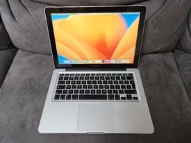 Apple MacBook Pro 13" Core i7 8gb ram Massive 2 Terabytes Hard-Drive
