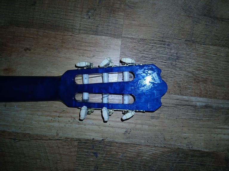 🎸 Ashdot Classical Acoustic Guitar with Bag – Blue Finish ( Open to offers feel free to message me)