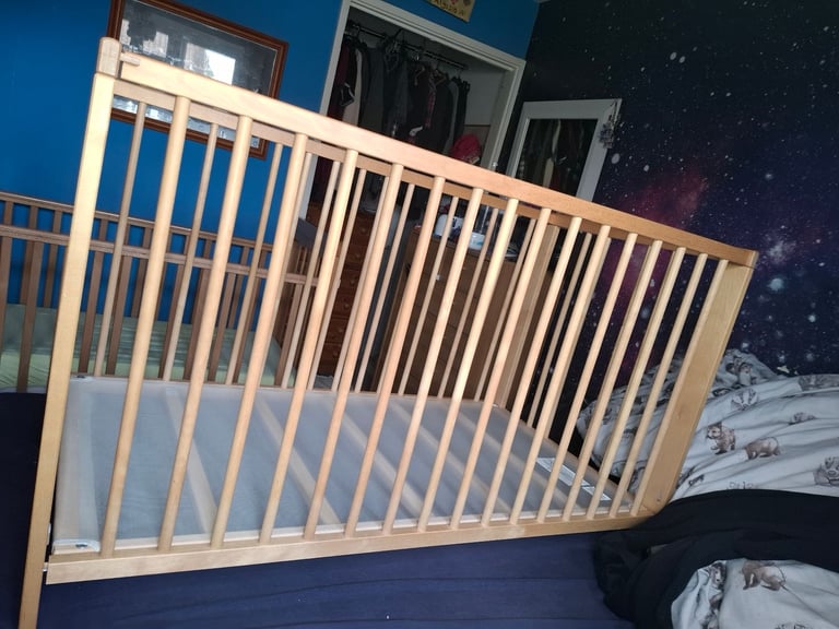 Cot bed