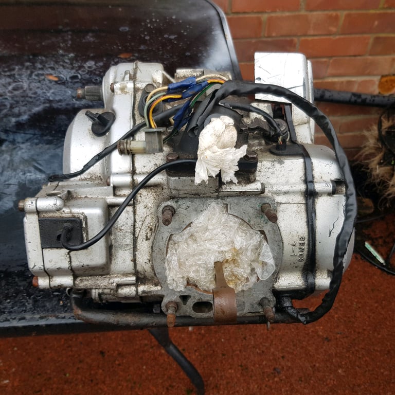 image for Yamaha dtr125lc engine bottom end 