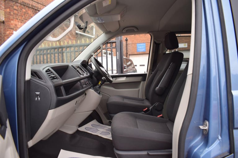 2019 Volkswagen Transporter Shuttle 2.0 TDI BlueMotion Tech S FWD SWB Euro 6 (s/s) 5dr MPV Diesel...