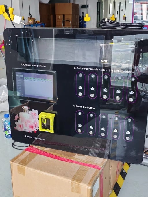 Spraying Perfume Vending Machine - Customisable Design, Smart Tracking and 10 Perfume Slots