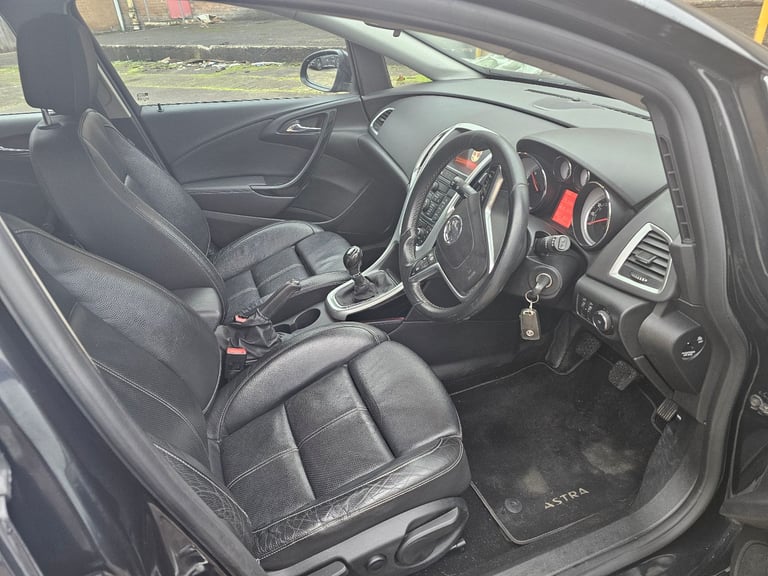 Vauxhall, ASTRA, Hatchback, 2015, Manual, 1956 (cc), 5 doors