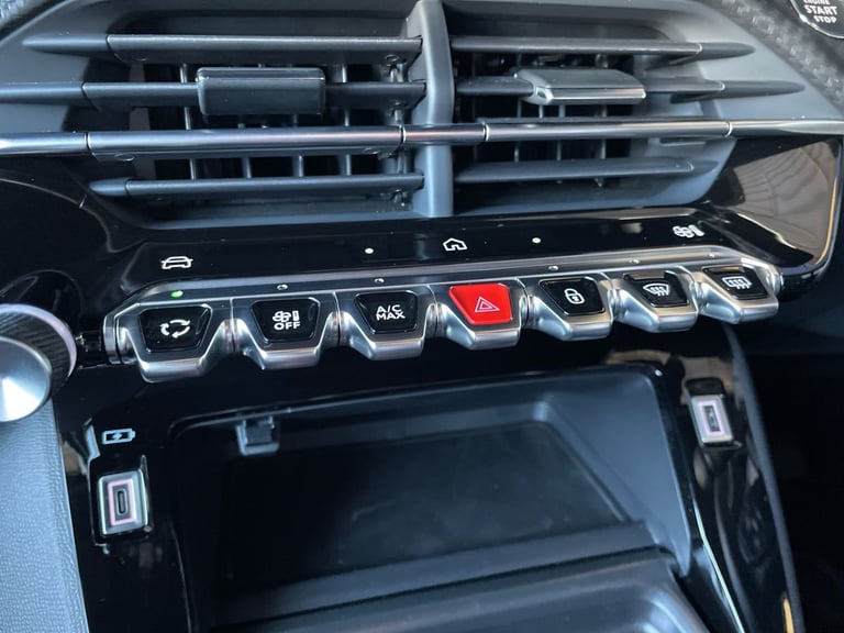 2025 Peugeot 2008 1.2 PureTech 130 Allure 5dr Estate Petrol Manual