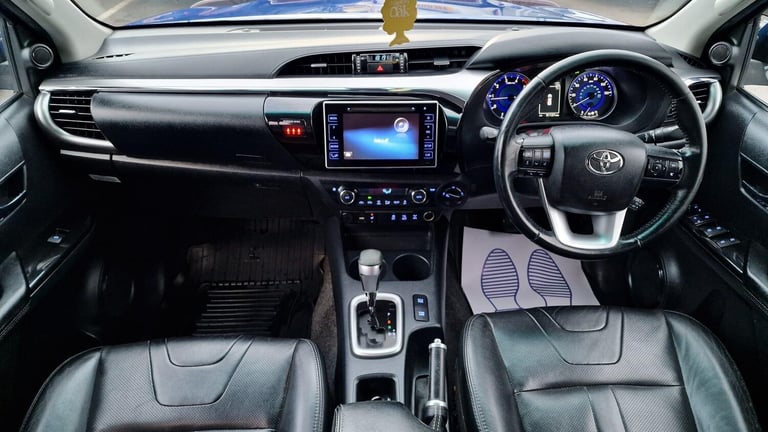 2017 Toyota Hilux 2.4 D-4D Invincible Auto 4WD Euro 6 4dr (TSS, 3.5t) PICK UP Diesel Automatic