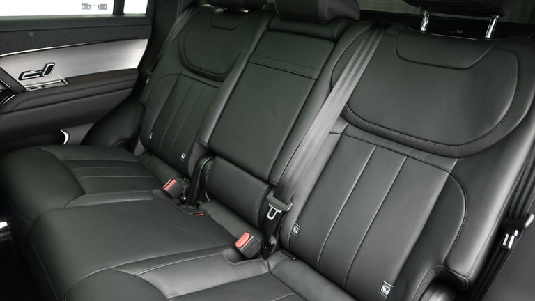 2023 Land Rover Range Rover Sport 3.0 P440e 38.2kWh Dynamic SE SUV 5dr Petrol Plug-in Hybrid Auto...