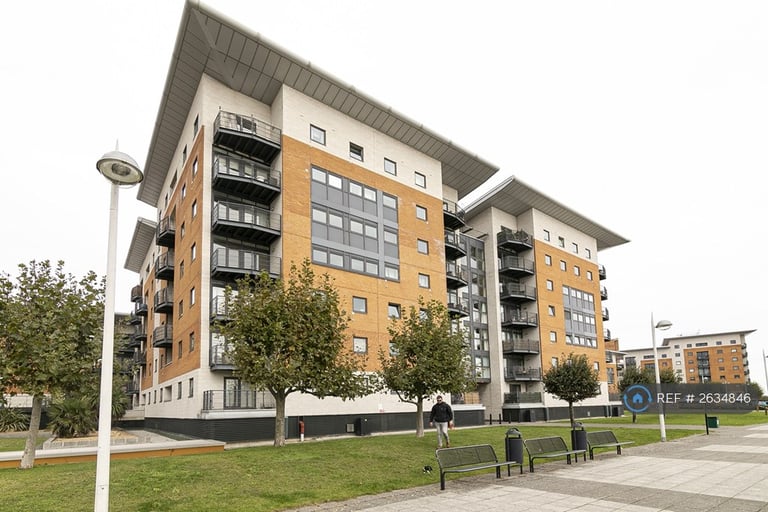 image for 2 bedroom flat in Sheerness Mews, London, E16 (2 bed) (#2634846)