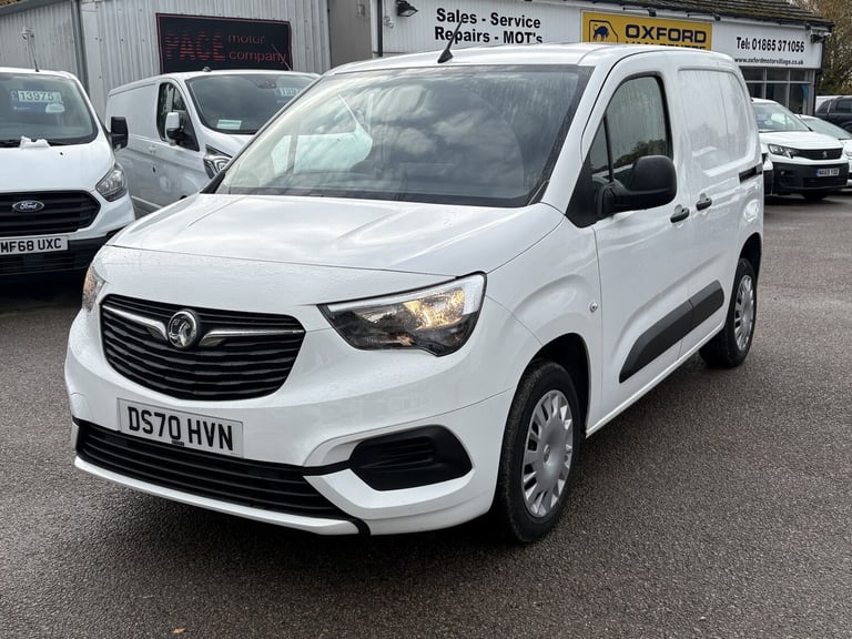 image for VAUXHALL COMBO 1.6 Turbo D 2300 Sportive +Â