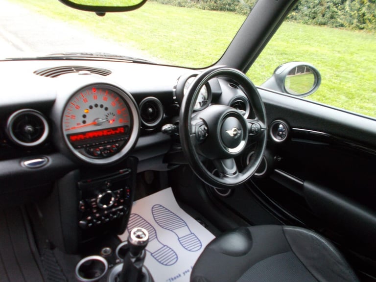 2011 MINI Hatch 1.6 Cooper Soho Euro 5 (s/s) 3dr HATCHBACK Petrol Manual