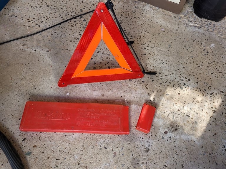 Warning triangle 