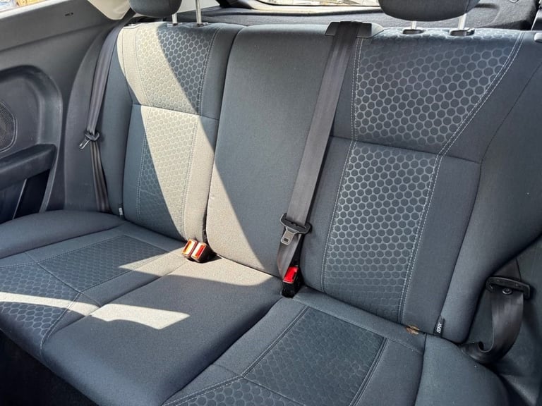 2009 Ford Fiesta 1.6 TDCi Titanium Hatchback 3 Door Squeeze Metallic Diesel Manual (110 g/km Hatc...