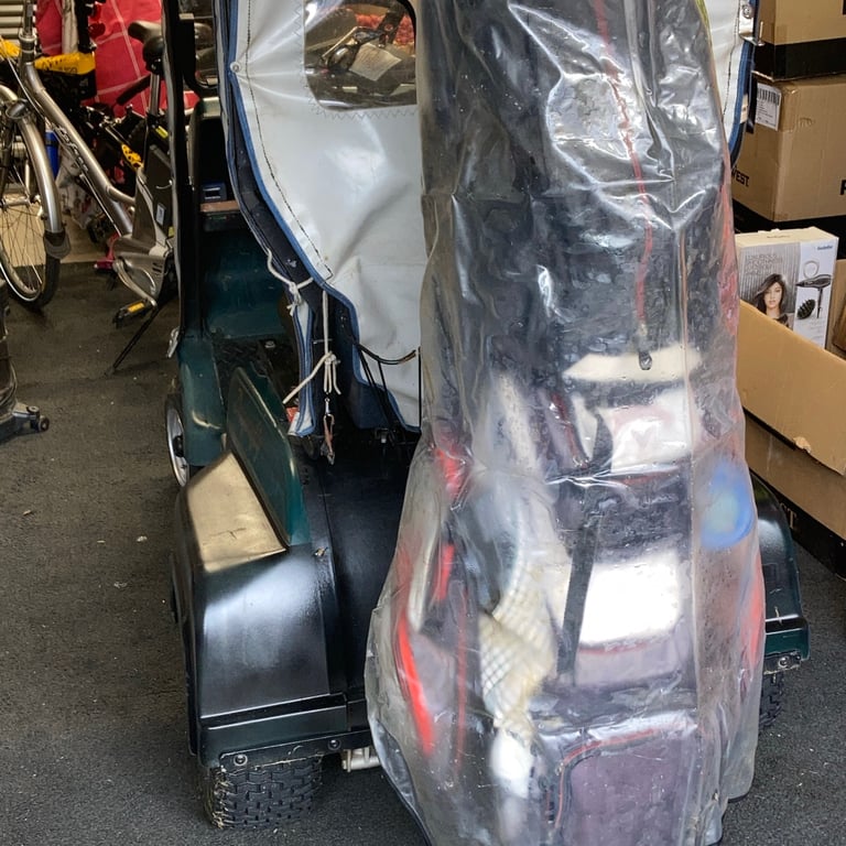 Golf buggy and trailer 