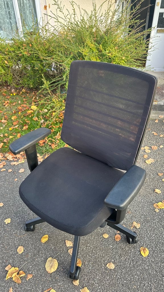 Office chair black 