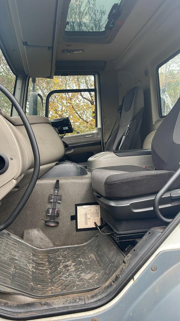 2013 (62) LEYLAND DAF CF 85 WHALE VACUUM TANKER. 32 TON GVW.  AUTO