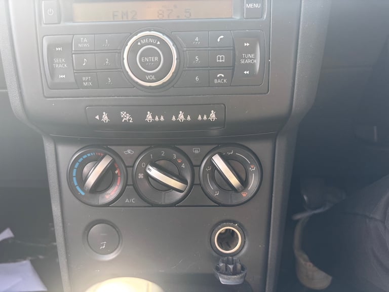 2009 Nissan Qashqai+2 1.6 Visia 5dr HATCHBACK Petrol Manual