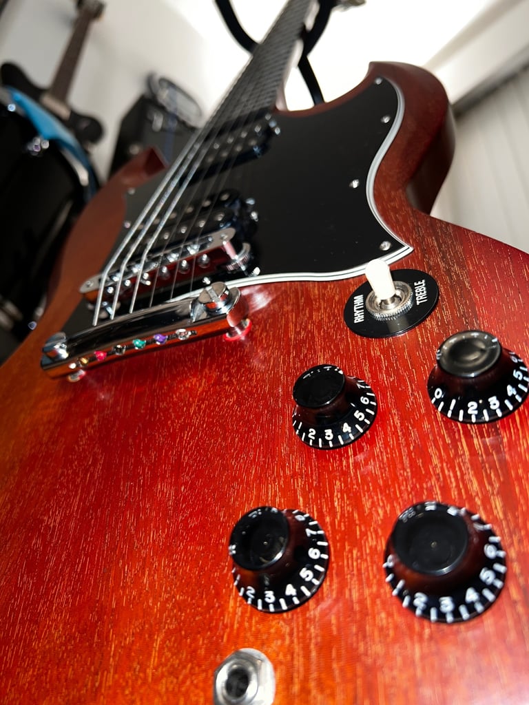 GIBSON SG SPECIAL (2004) – FADED BROWN – HISCOX HARD CASE – PRICED TO SELL