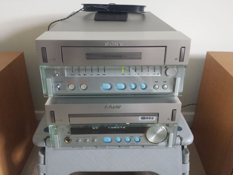 SONY CASSETTE CD & RADIO 