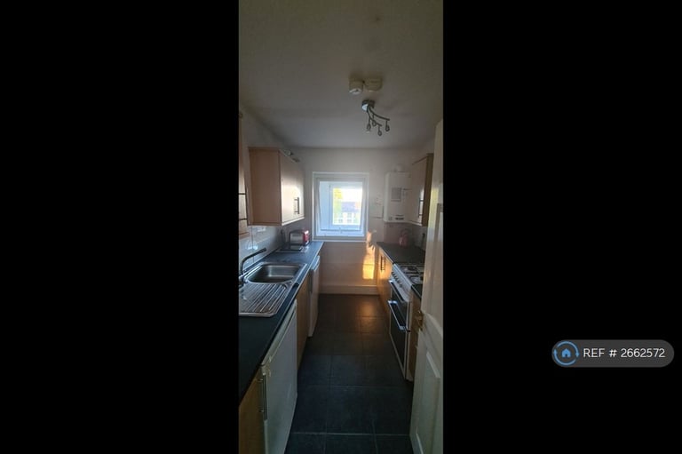 2 bedroom flat in Dunphail Road, Glasgow, G34 (2 bed) (#2662572)