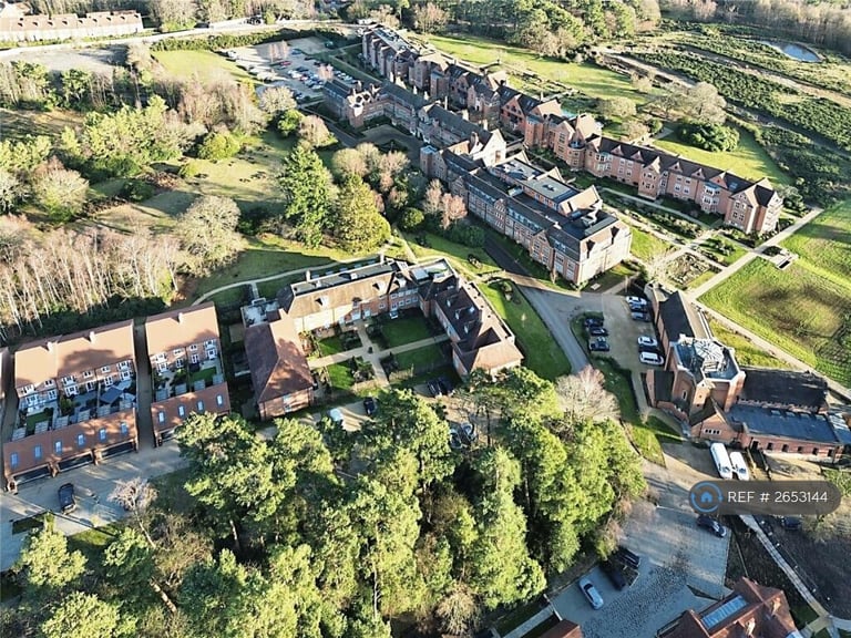 2 bedroom flat in Adams Walk, Midhurst, GU29 (2 bed) (#2653144)