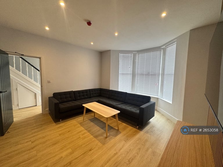 6 bedroom house in Gresford Avenue, Liverpool, L17 (6 bed) (#2653058)