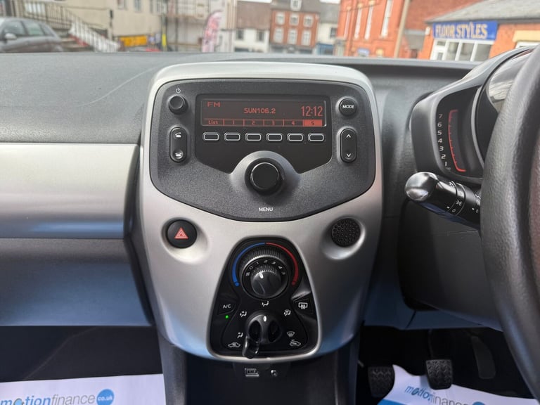 2016 Toyota AYGO 1.0 VVT-i X-Play 3dr HATCHBACK PETROL Manual