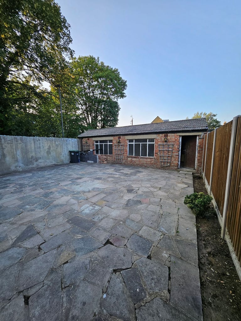 image for 27m² garage for rent