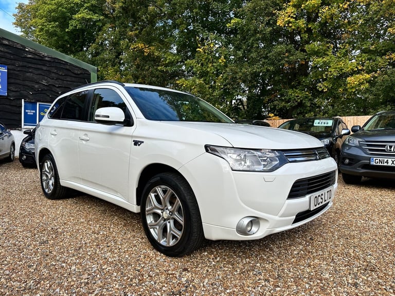 image for  Mitsubishi Outlander 2.0h 12kWh GX4h CVT 4WD Euro 5 (s/s) 5dr Petrol/Electric Hybrid Automatic
